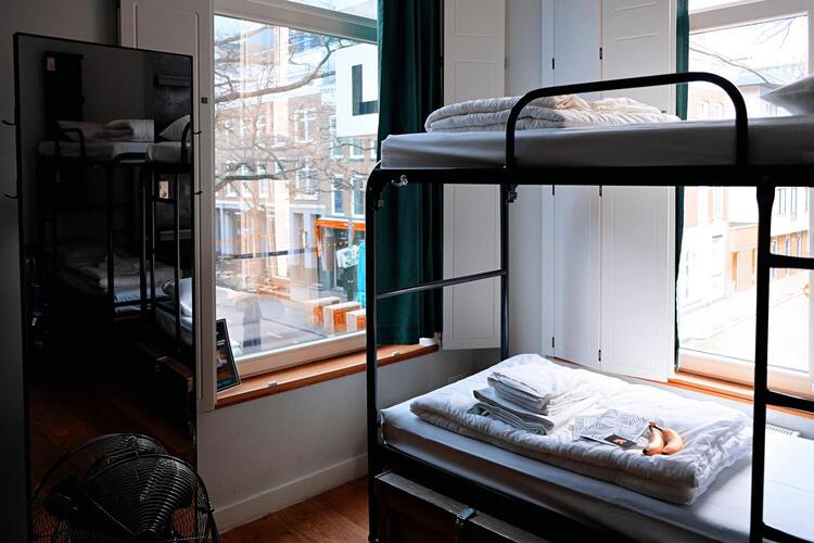 lit superposé avec vue extérieur